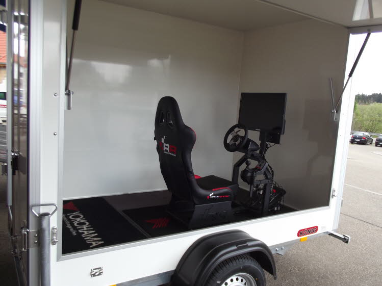 Rennsimulator im Knig 152515 Kofferanhnger Anhnger Bhler001 (1)